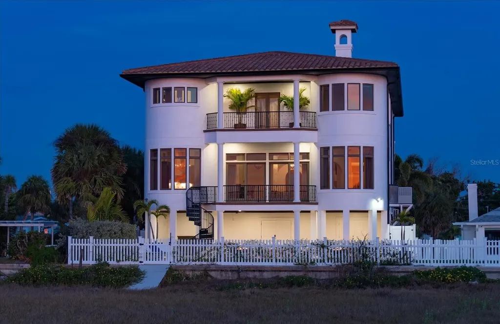 1040 Eldorado Avenue Clearwater Beach FL 33767