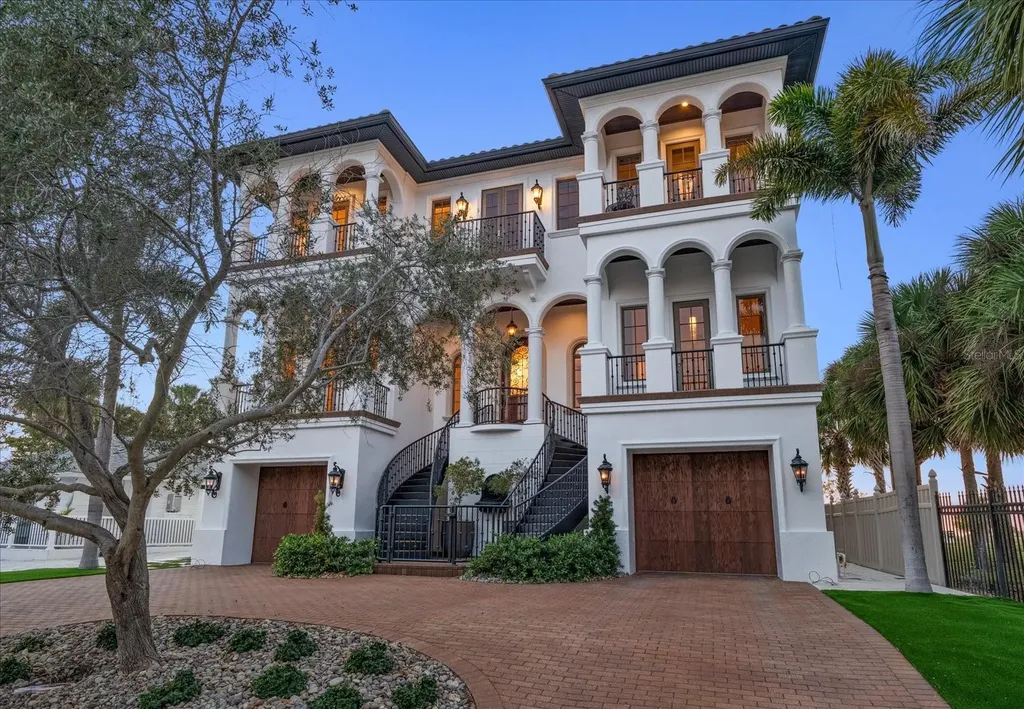 1040 Eldorado Avenue Clearwater Beach FL 33767