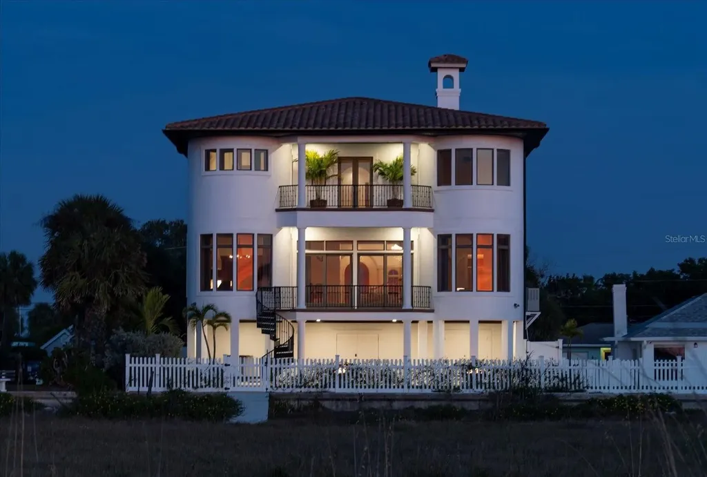 1040 Eldorado Avenue Clearwater Beach FL 33767