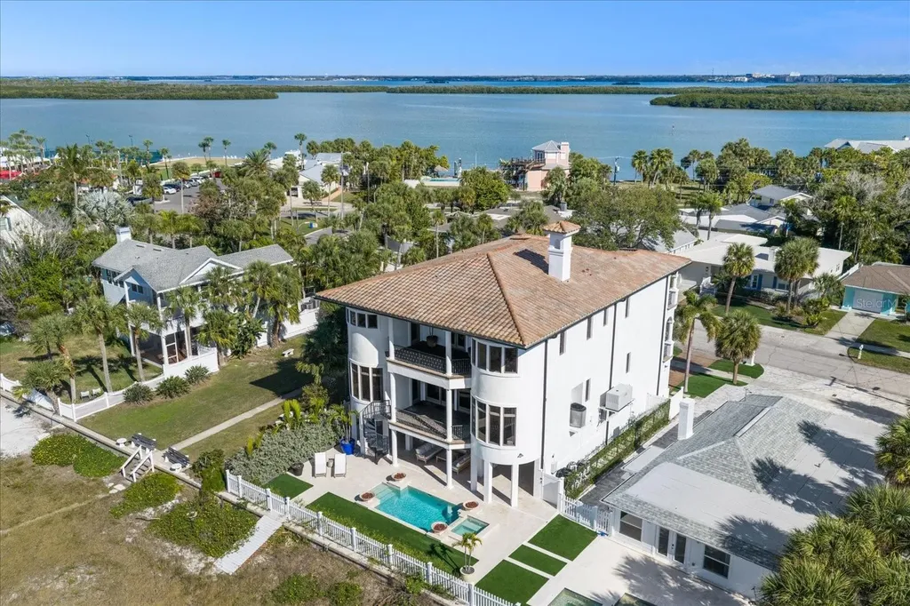1040 Eldorado Avenue Clearwater Beach FL 33767