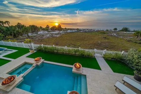 1040 Eldorado Avenue Clearwater Beach FL 33767