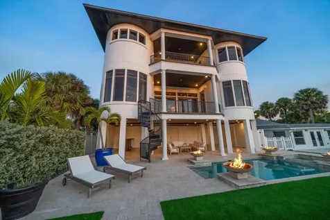 1040 Eldorado Avenue Clearwater Beach FL 33767