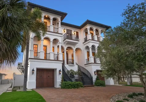 1040 Eldorado Avenue Clearwater Beach FL 33767