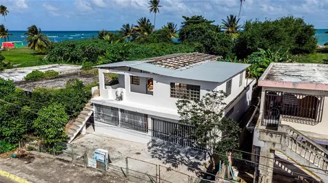 Calle 6 Medania Alta Loiza PR 00772