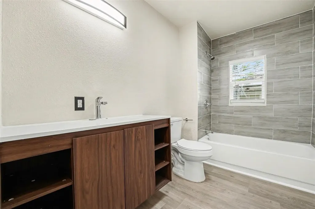 129 W Park Avenue Lake Wales FL 33853