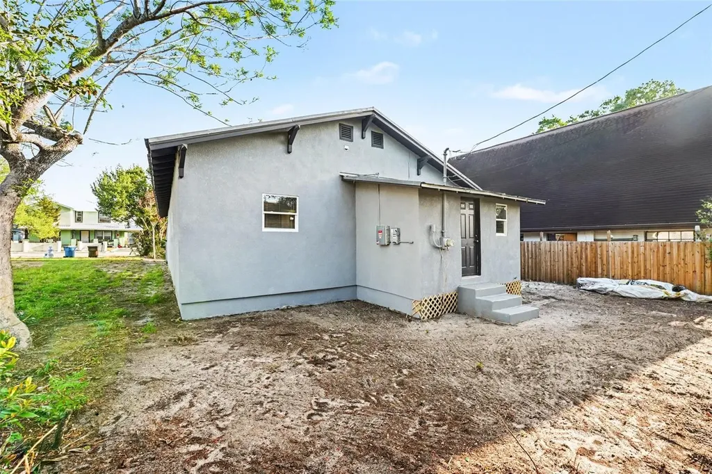 129 W Park Avenue Lake Wales FL 33853