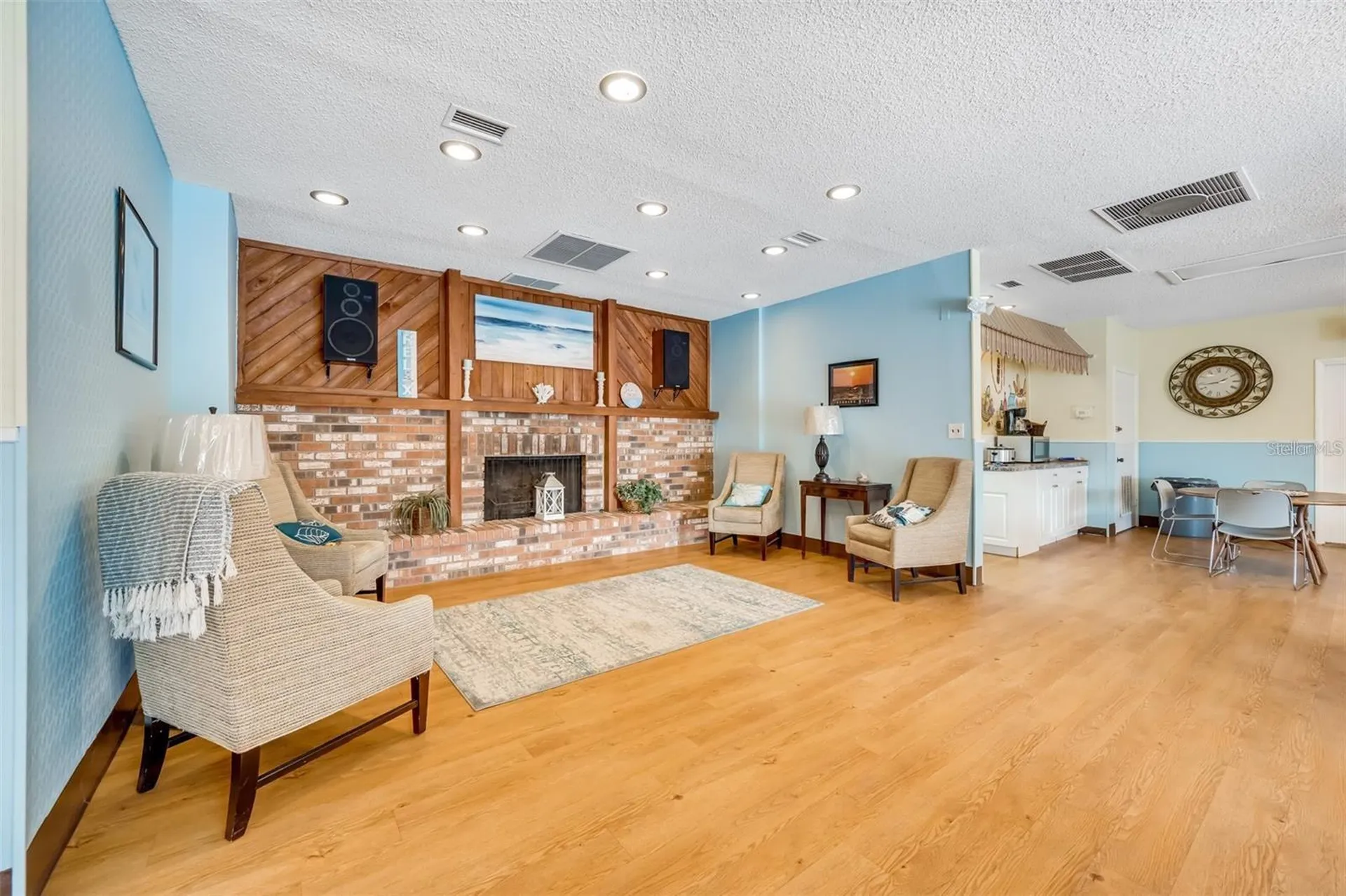 379 S Mcmullen Booth Road Clearwater FL 33759