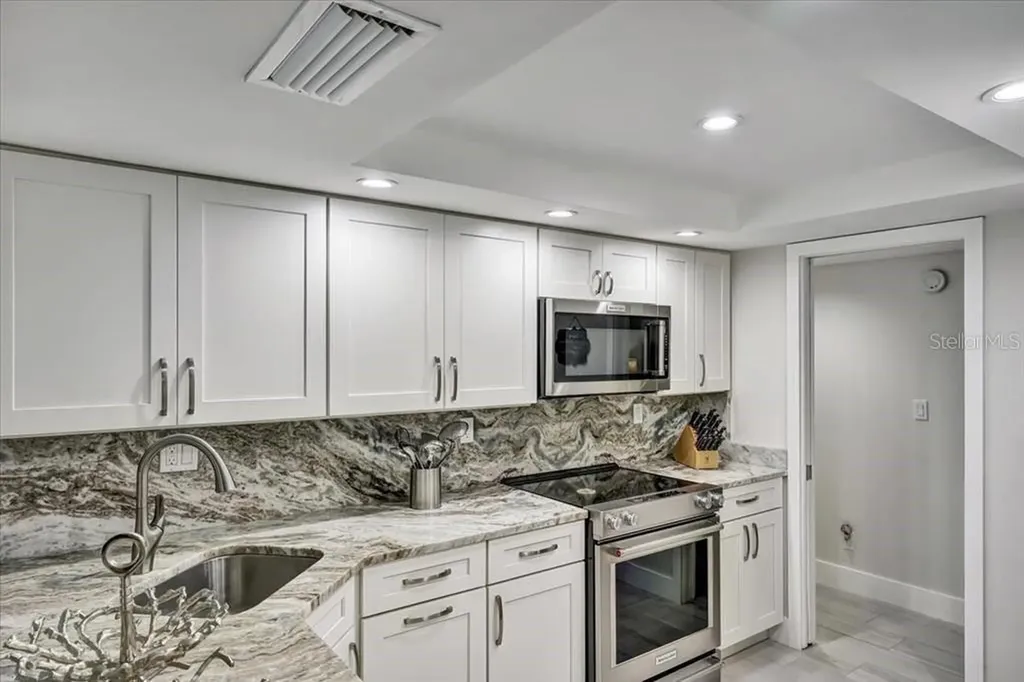 6046 W Peppertree Way Sarasota FL 34242