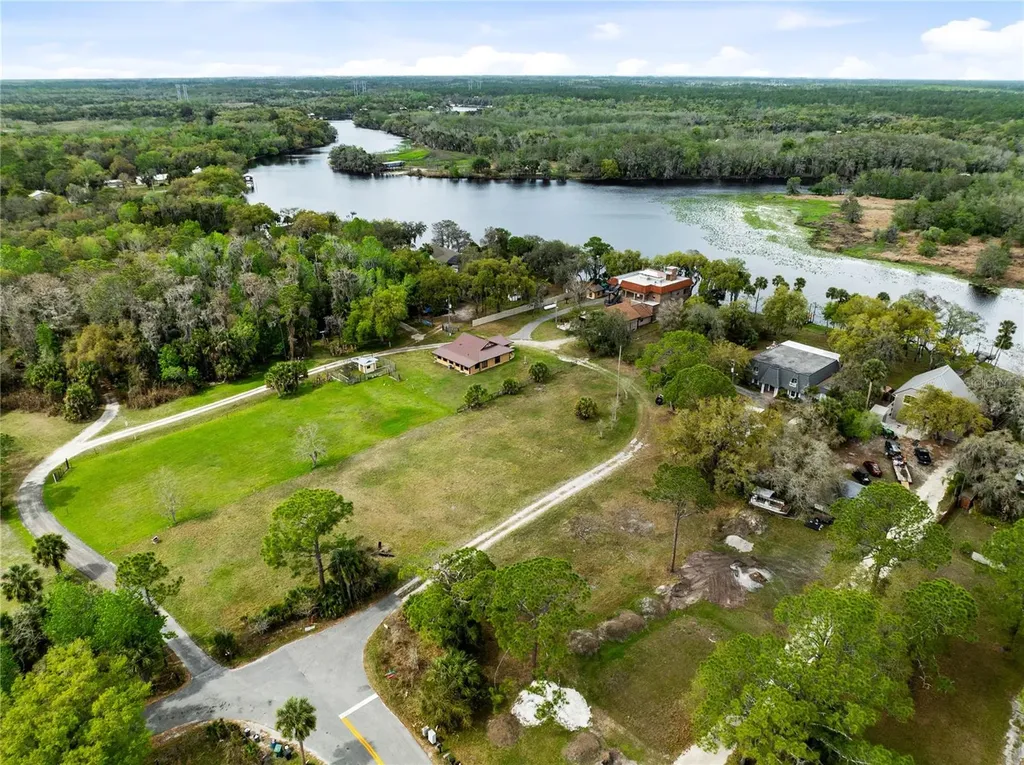 3921 E Osceola Road Geneva FL 32732