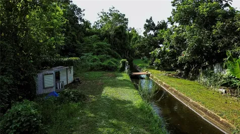 Calle Brillante Arsenales Bajos Isabela PR 00662