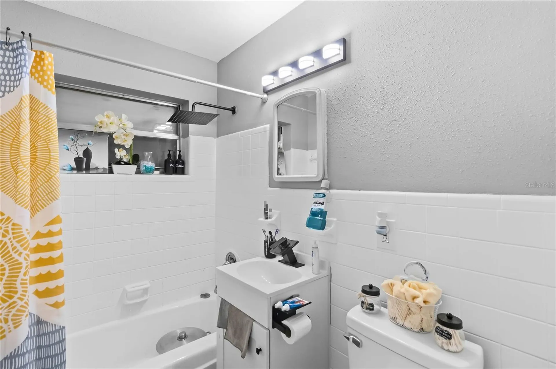 568 E Normandy Boulevard Deltona FL 32725