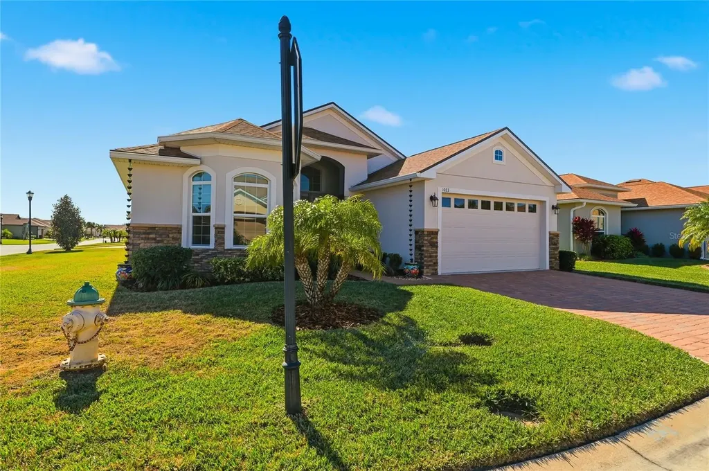 1033 Sawgrass Drive Winter Haven FL 33884