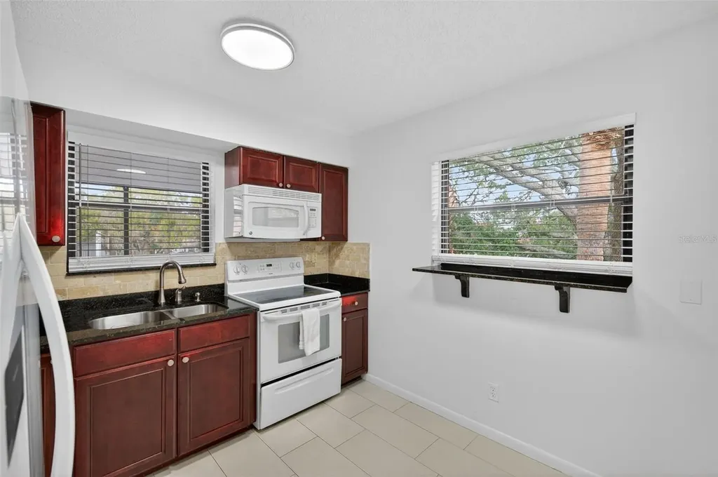 484 Santa Cruz Place NE St Petersburg FL 33703