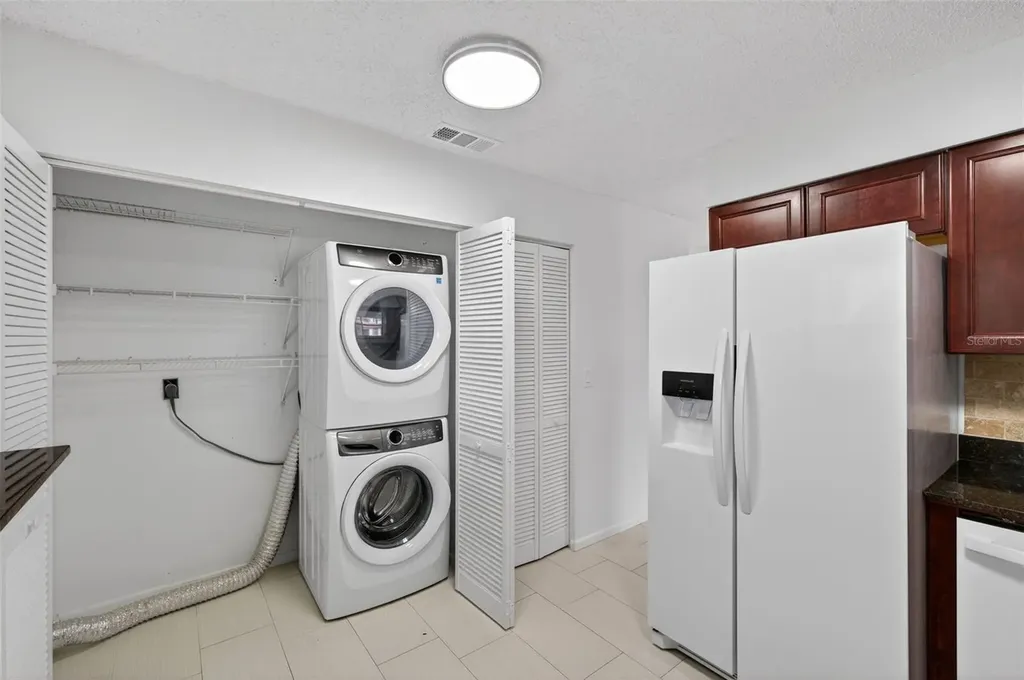 484 Santa Cruz Place NE St Petersburg FL 33703