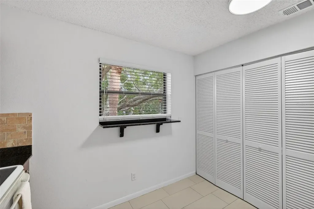 484 Santa Cruz Place NE St Petersburg FL 33703