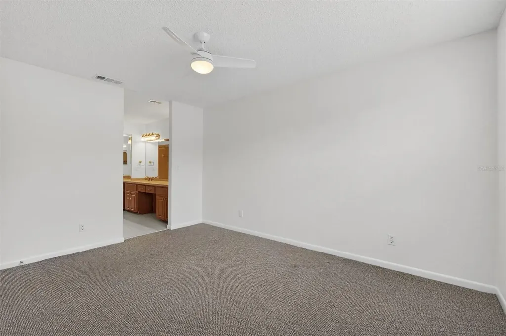 484 Santa Cruz Place NE St Petersburg FL 33703