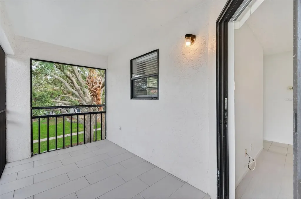 484 Santa Cruz Place NE St Petersburg FL 33703