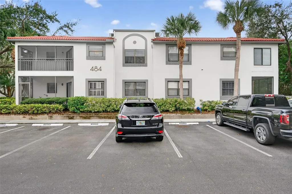 484 Santa Cruz Place NE St Petersburg FL 33703