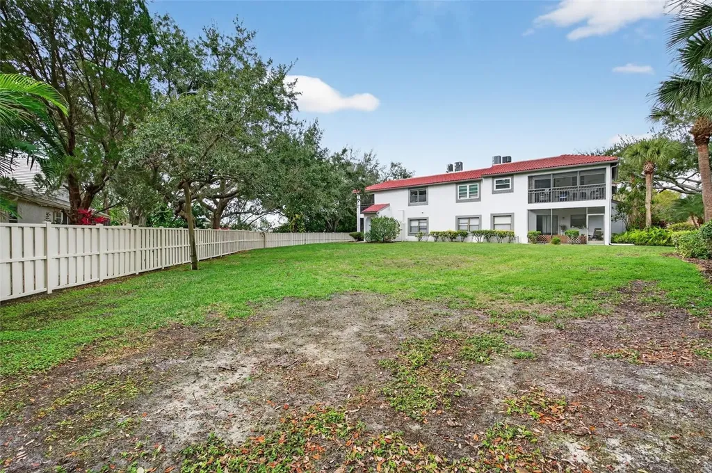 484 Santa Cruz Place NE St Petersburg FL 33703