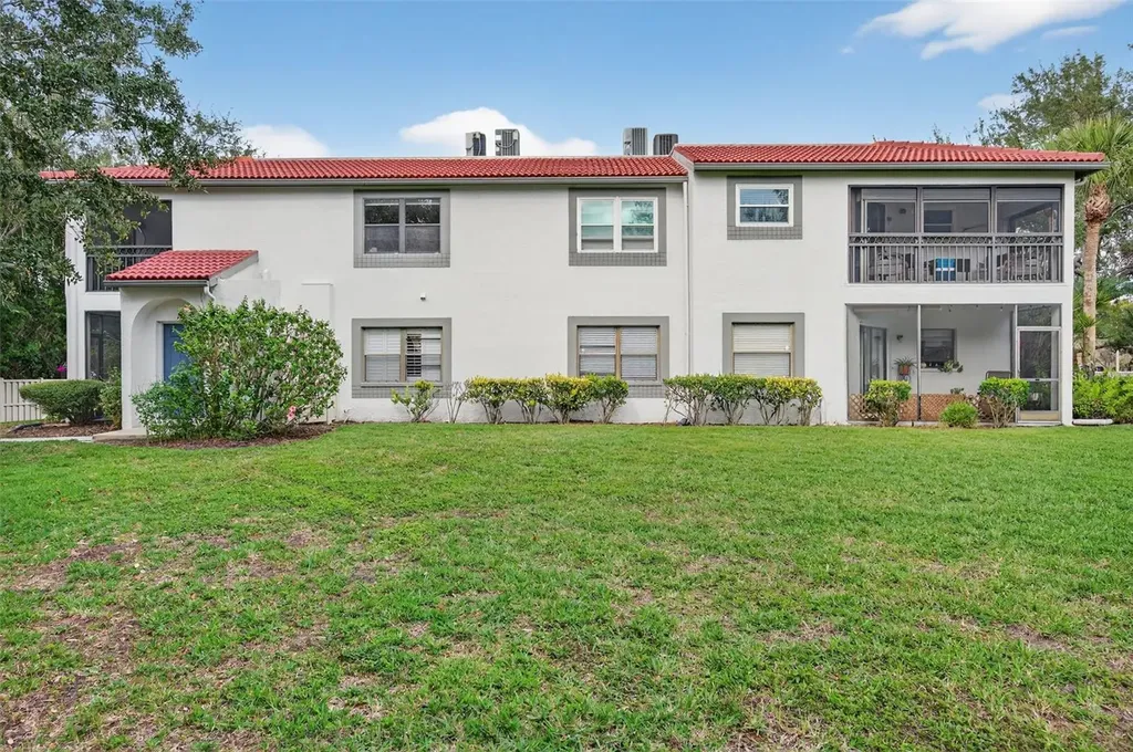 484 Santa Cruz Place NE St Petersburg FL 33703