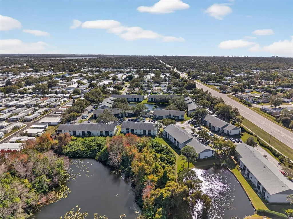 484 Santa Cruz Place NE St Petersburg FL 33703