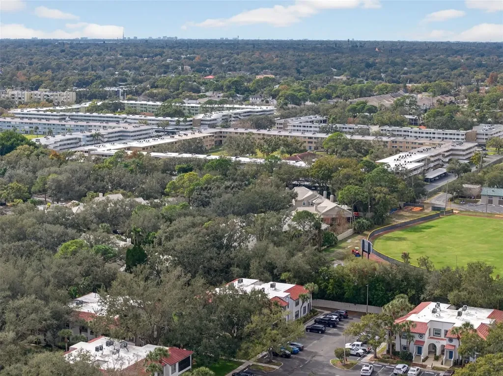 484 Santa Cruz Place NE St Petersburg FL 33703