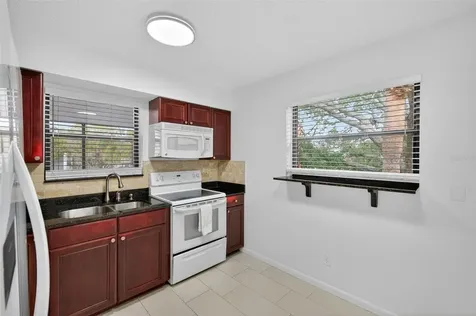 484 Santa Cruz Place NE St Petersburg FL 33703