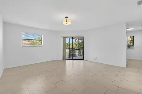 484 Santa Cruz Place NE St Petersburg FL 33703