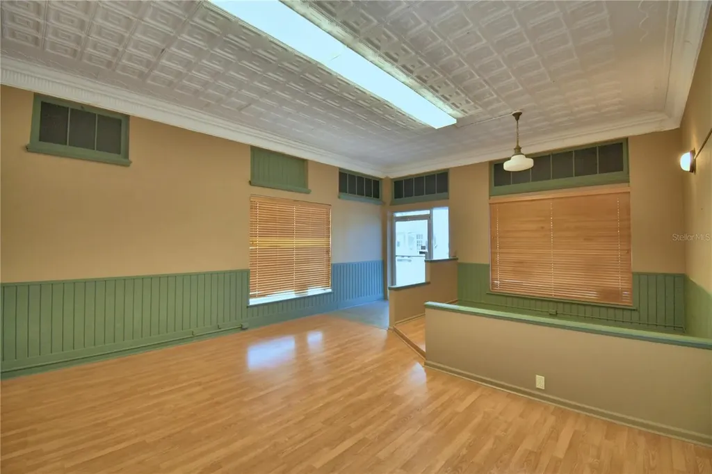 22 E Wall Street Frostproof FL 33843