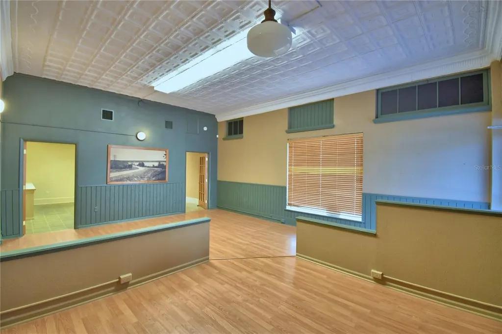 22 E Wall Street Frostproof FL 33843