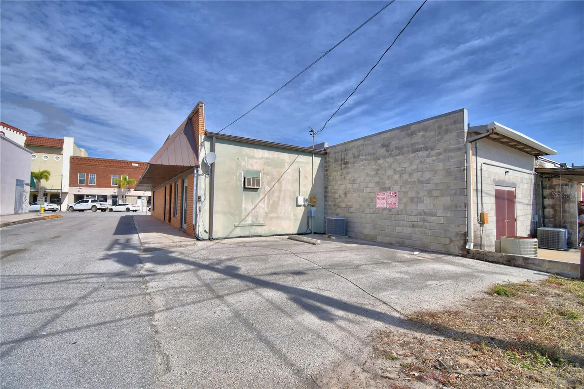 22 E Wall Street Frostproof FL 33843