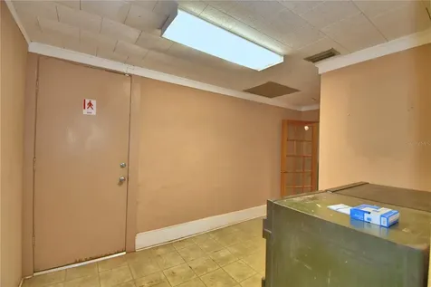 22 E Wall Street Frostproof FL 33843