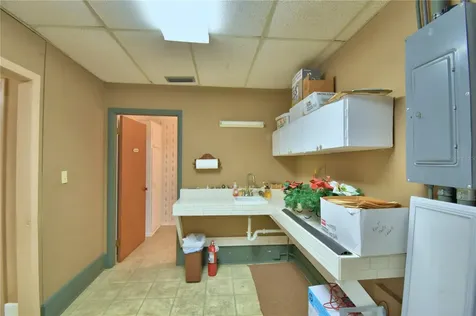 22 E Wall Street Frostproof FL 33843