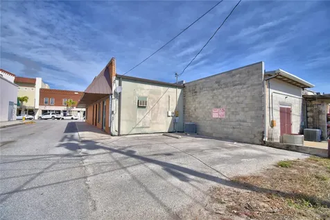 22 E Wall Street Frostproof FL 33843
