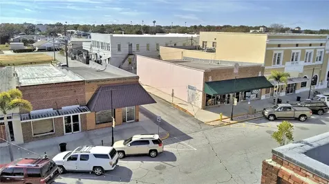 22 E Wall Street Frostproof FL 33843