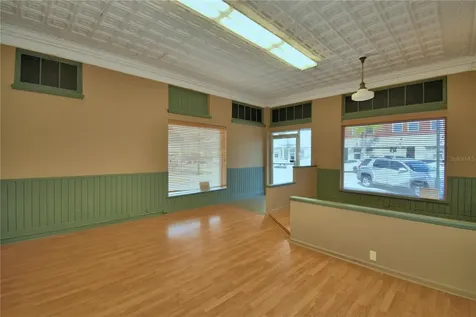 22 E Wall Street Frostproof FL 33843