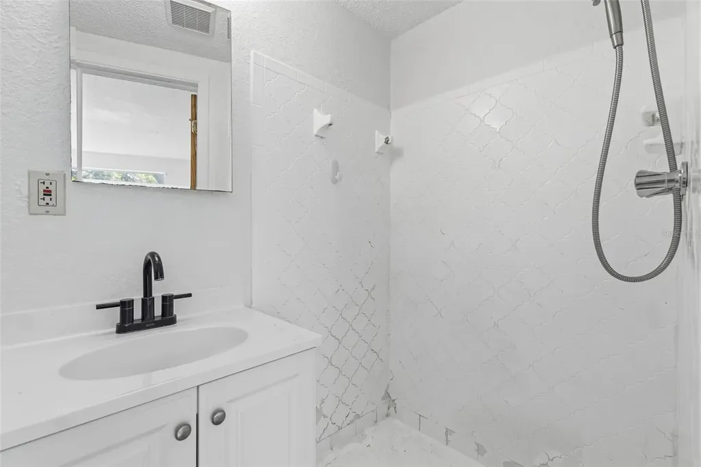 5802 Greenwood Way Holiday FL 34690
