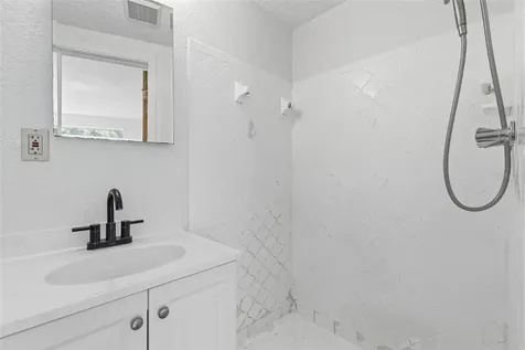 5802 Greenwood Way Holiday FL 34690