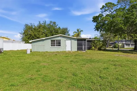 5802 Greenwood Way Holiday FL 34690