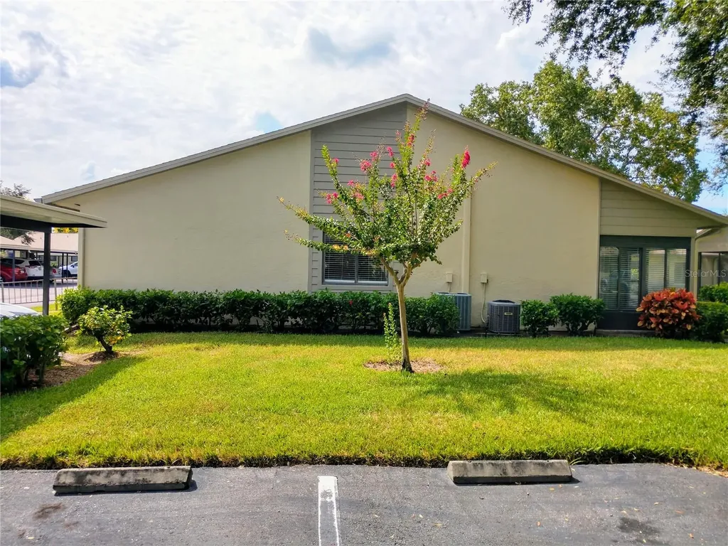 6040 27th Street W Bradenton FL 34207