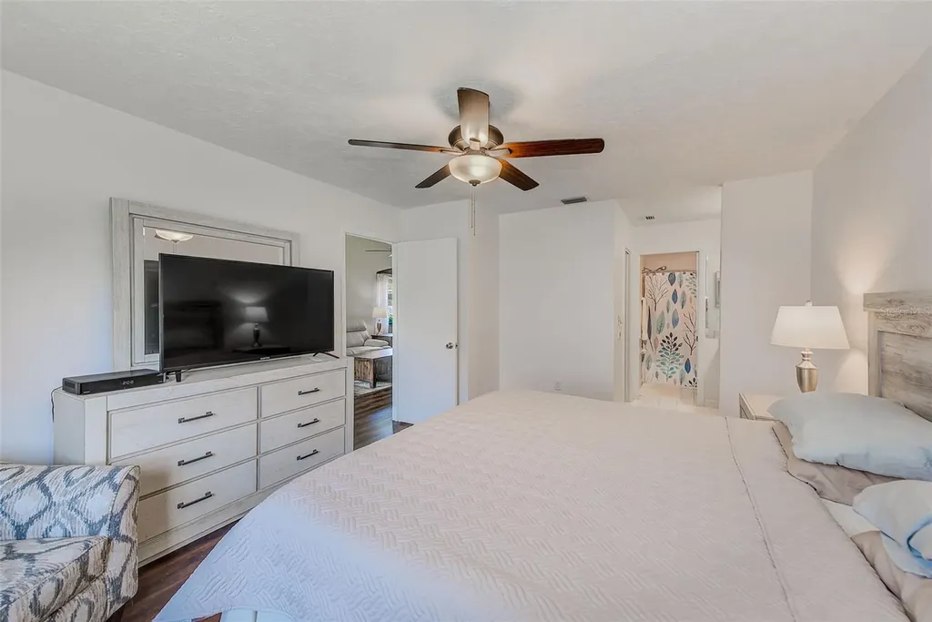 6040 27th Street W Bradenton FL 34207