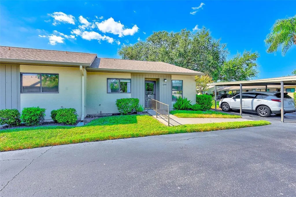 6040 27th Street W Bradenton FL 34207
