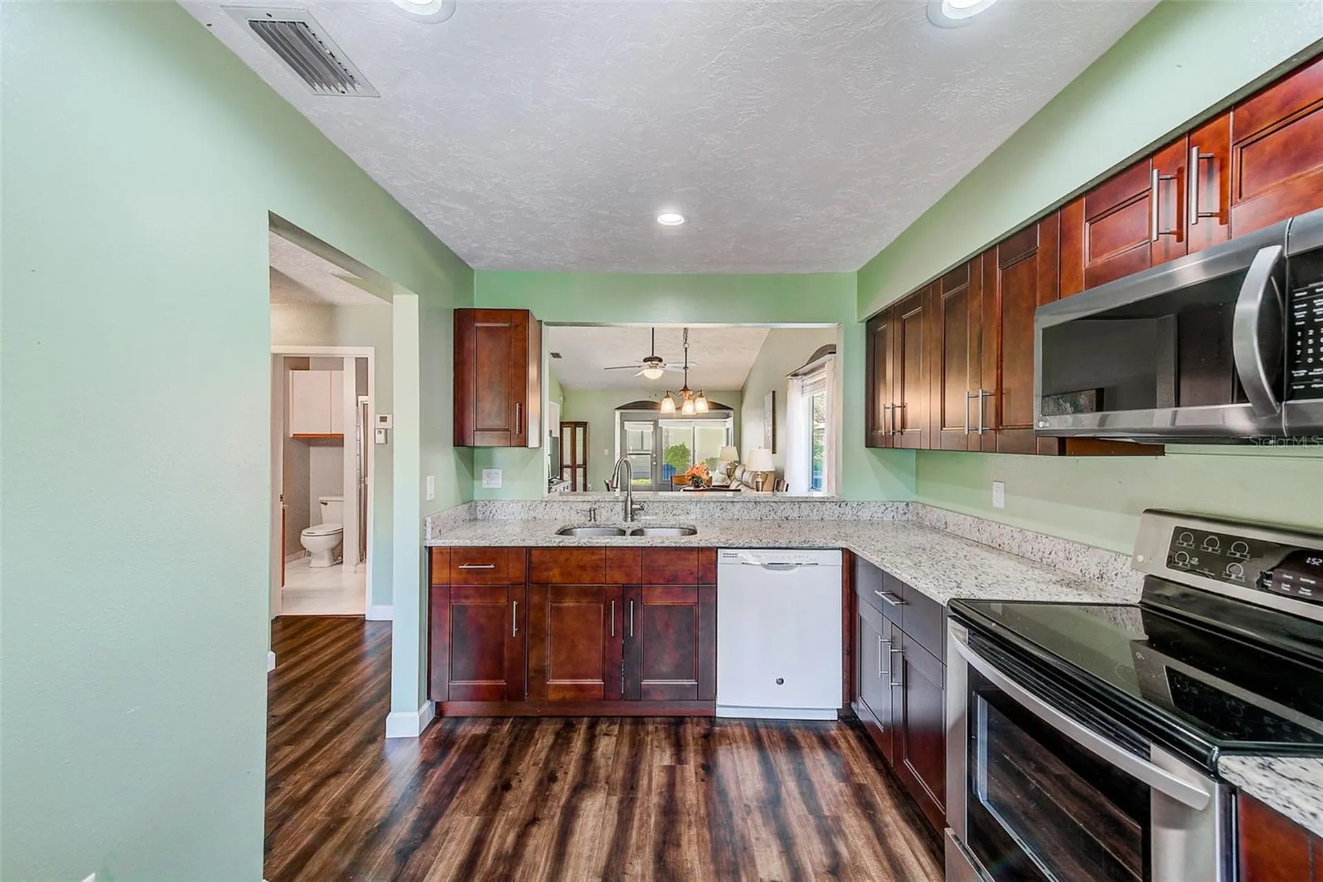 6040 27th Street W Bradenton FL 34207