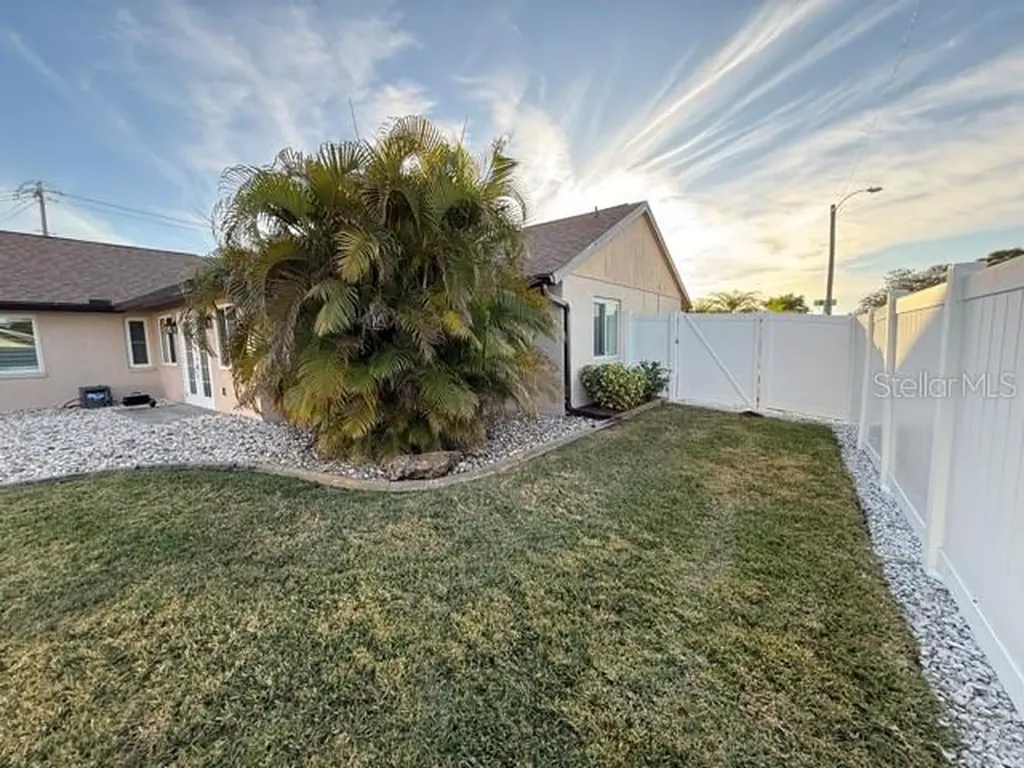 5 SE 20th Place Cape Coral FL 33990