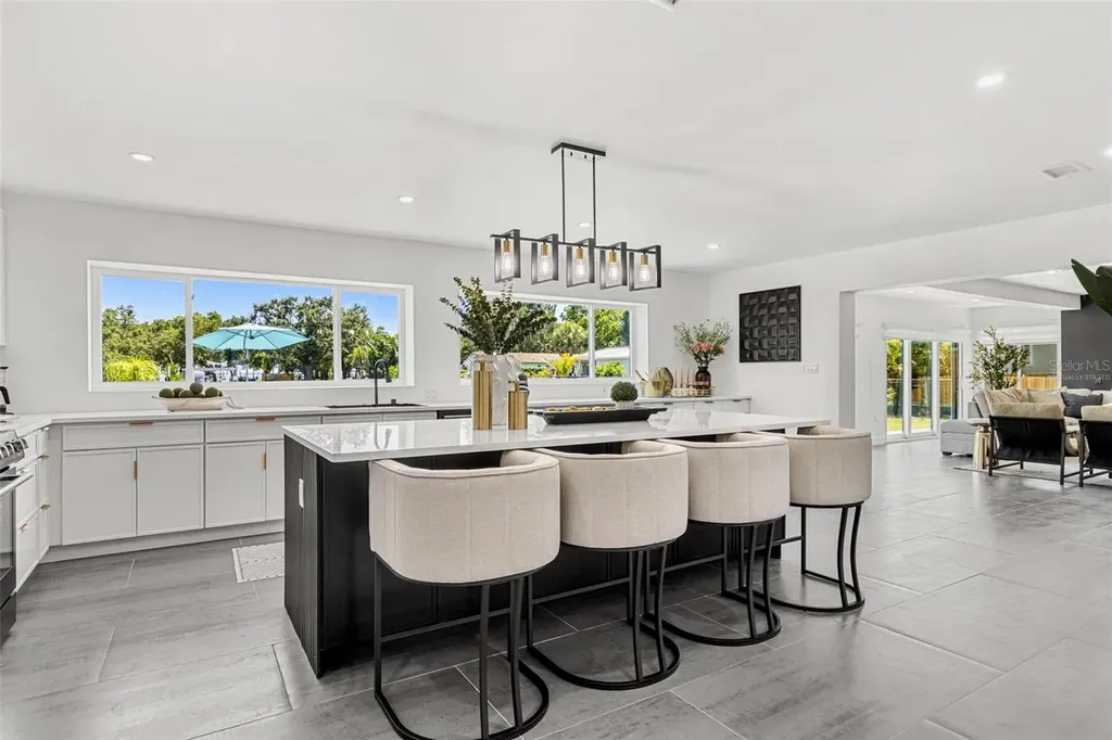 380 Colony Point Road S St Petersburg FL 33705