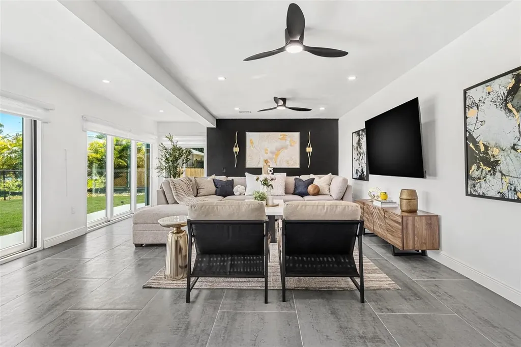 380 Colony Point Road S St Petersburg FL 33705