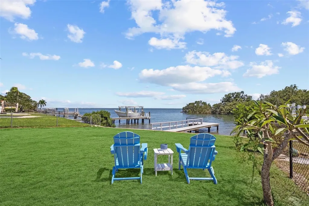 380 Colony Point Road S St Petersburg FL 33705