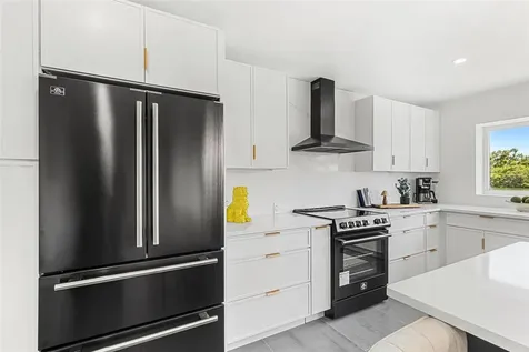 380 Colony Point Road S St Petersburg FL 33705