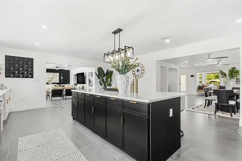 380 Colony Point Road S St Petersburg FL 33705