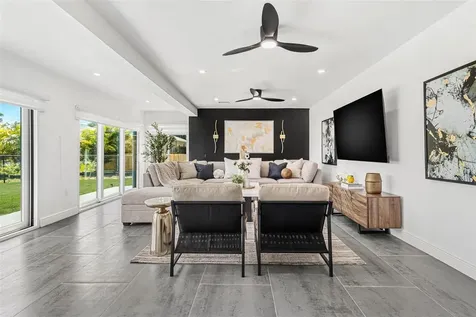 380 Colony Point Road S St Petersburg FL 33705